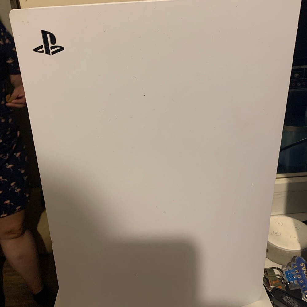 Ps5 for sale (no usb cords) comes with controller THROW BEST OFFER‼️